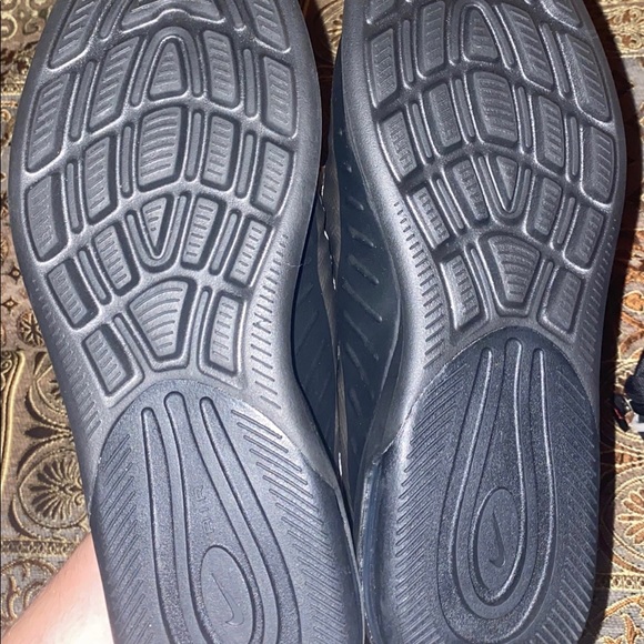 Nike shoes female - Picture 5 of 7